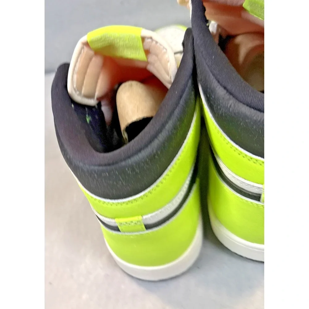 Nike Air Jordan 1 Retro High 'Visionaire' Volt 555088-702. Mens Size 10.5